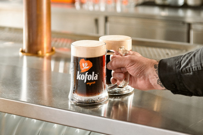 Nákladová disciplína a diverzifikace portfolia pomáhá Kofole zvládat náročný rok